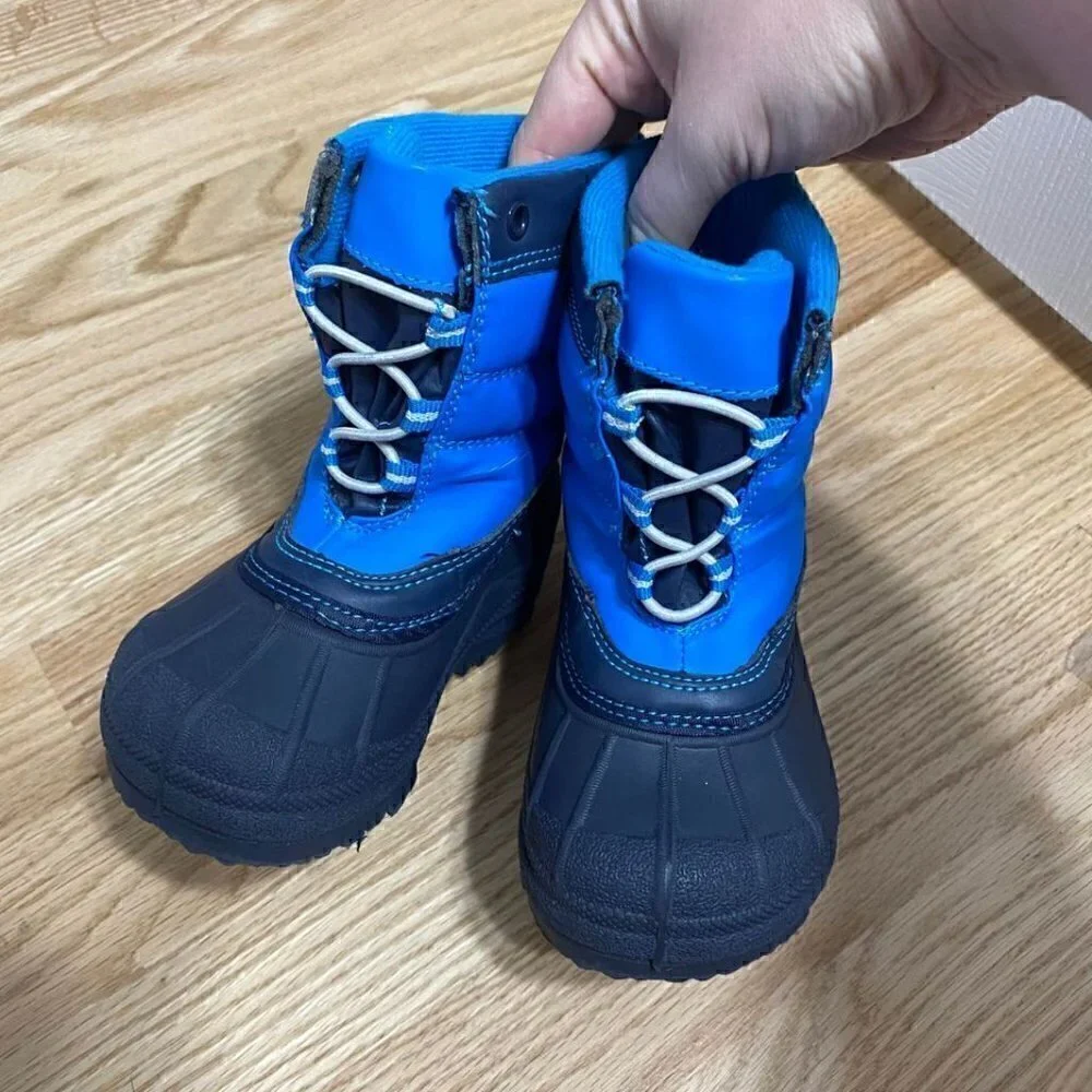 Carter’s Blue Snow Boots Sz 6 Kids Toddler Winter Insulated